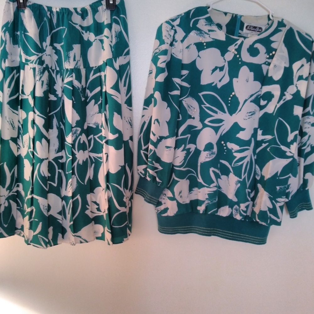 80's Vintage 2 Piece Pleated Skirt Set